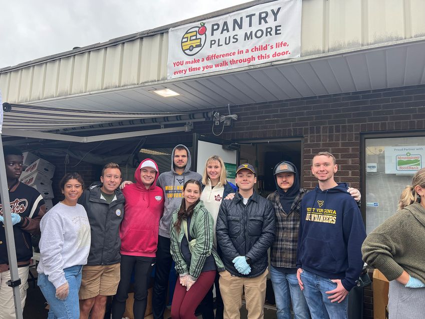 Photo of the MBA Service Committee at Pantry Plus More